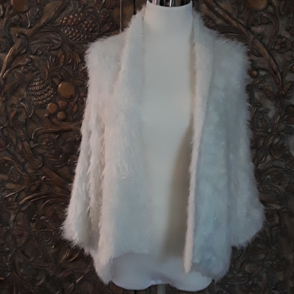 knitted & knotted Sweaters - White Anthropology fuzzy cardigan